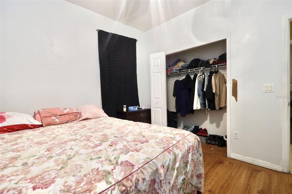 En Venta: $439,900 (4 camas, 3 baños, 2563 Pies cuadrados)