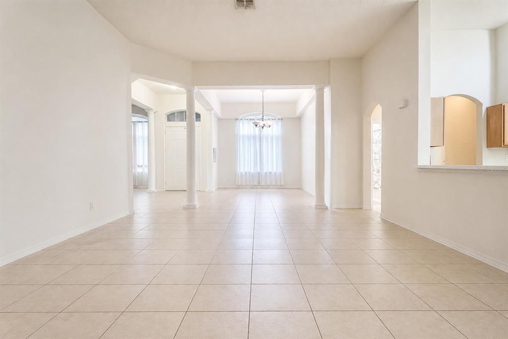 En Venta: $439,900 (4 camas, 3 baños, 2563 Pies cuadrados)