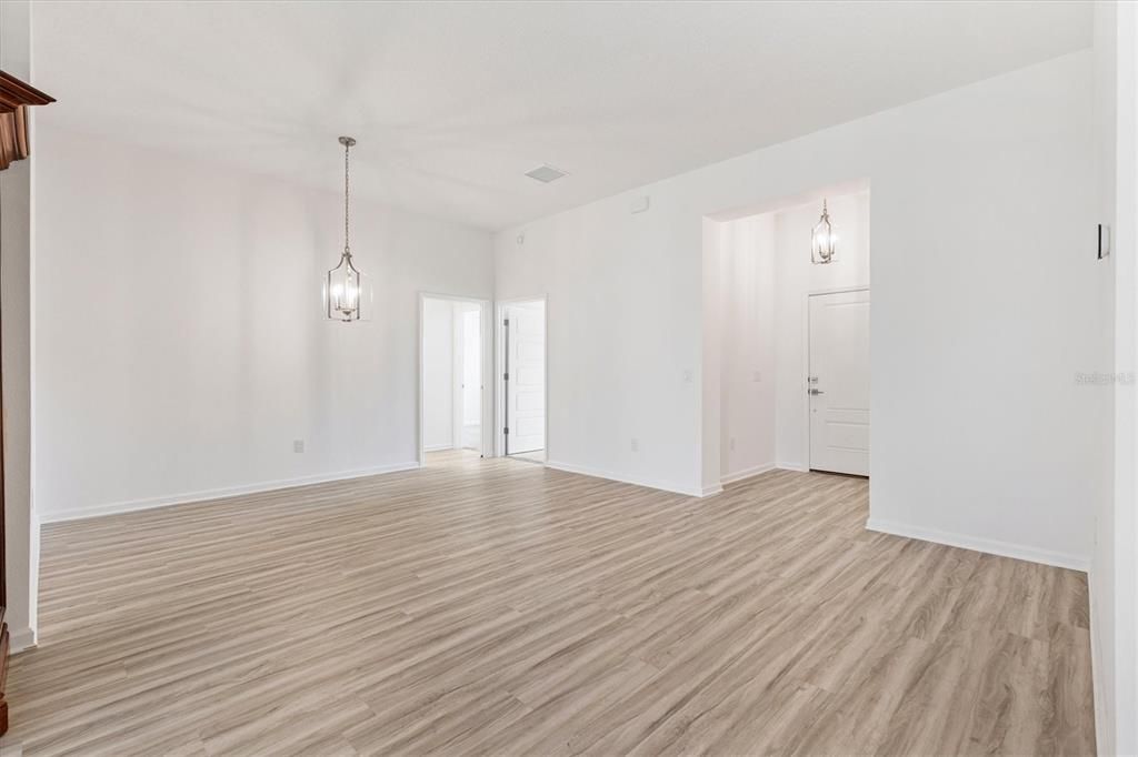 На продажу: $369,000 (3 спален, 2 ванн, 1711 Квадратных фут)