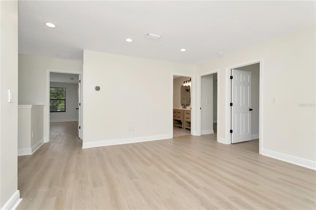 En Venta: $599,900 (4 camas, 2 baños, 2804 Pies cuadrados)