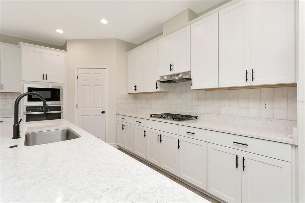 En Venta: $599,900 (4 camas, 2 baños, 2804 Pies cuadrados)