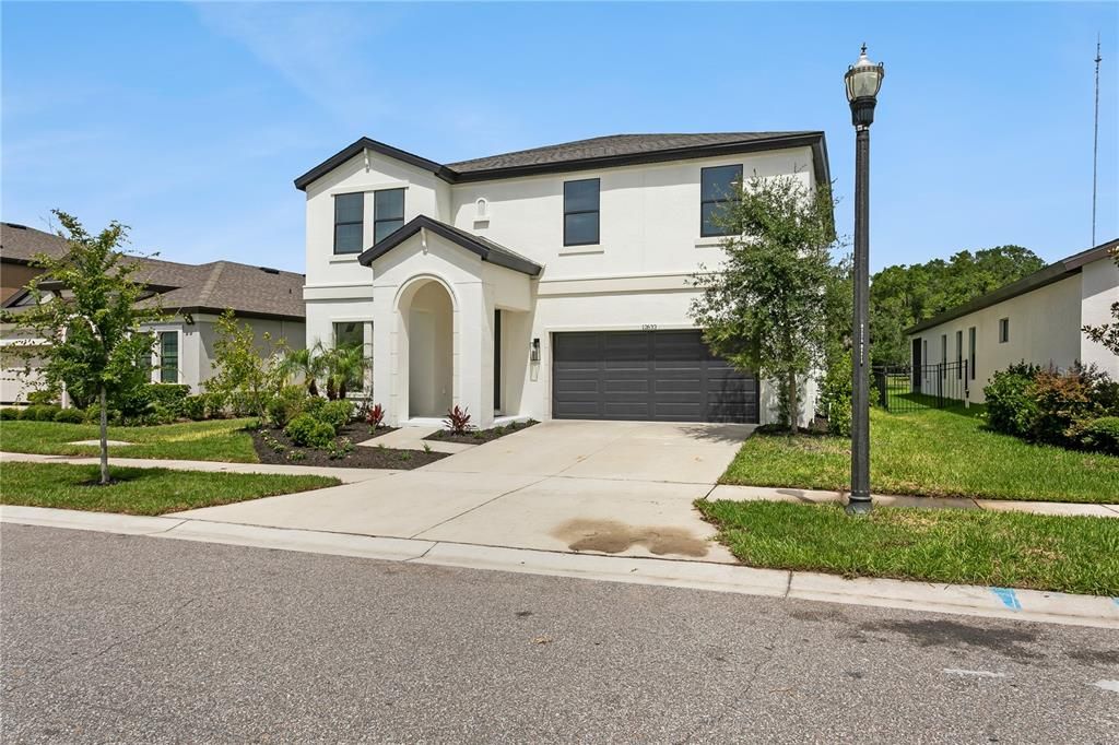 En Venta: $599,900 (4 camas, 2 baños, 2804 Pies cuadrados)