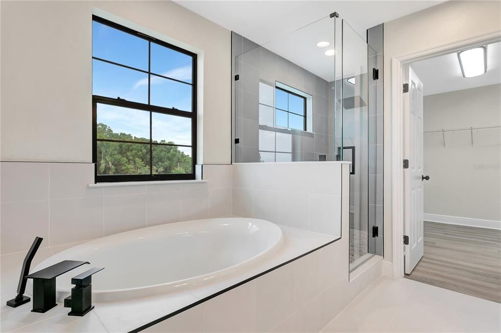 En Venta: $599,900 (4 camas, 2 baños, 2804 Pies cuadrados)