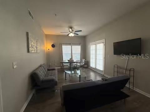 В аренду: $1,995 (4 спален, 3 ванн, 1470 Квадратных фут)