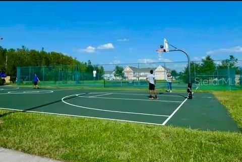 В аренду: $1,995 (4 спален, 3 ванн, 1470 Квадратных фут)