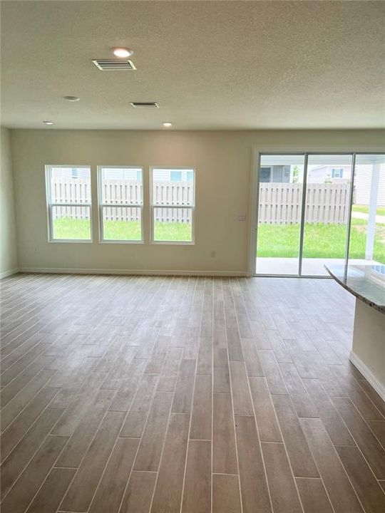 For Rent: $2,900 (4 beds, 3 baths, 2662 Square Feet)