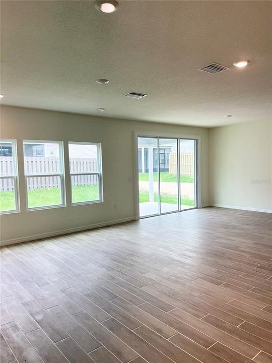 For Rent: $2,900 (4 beds, 3 baths, 2662 Square Feet)