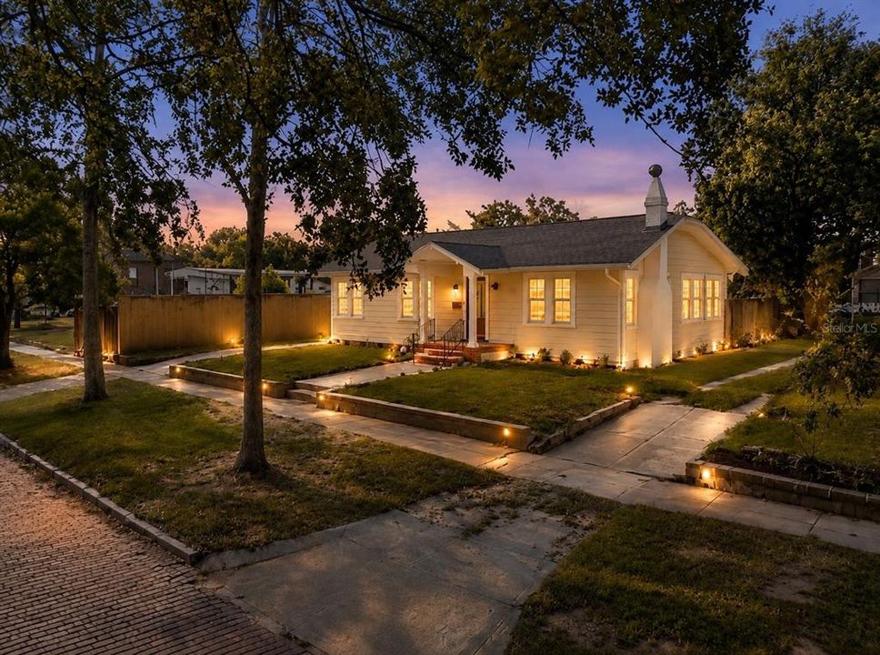 En Venta: $475,000 (3 camas, 2 baños, 1260 Pies cuadrados)