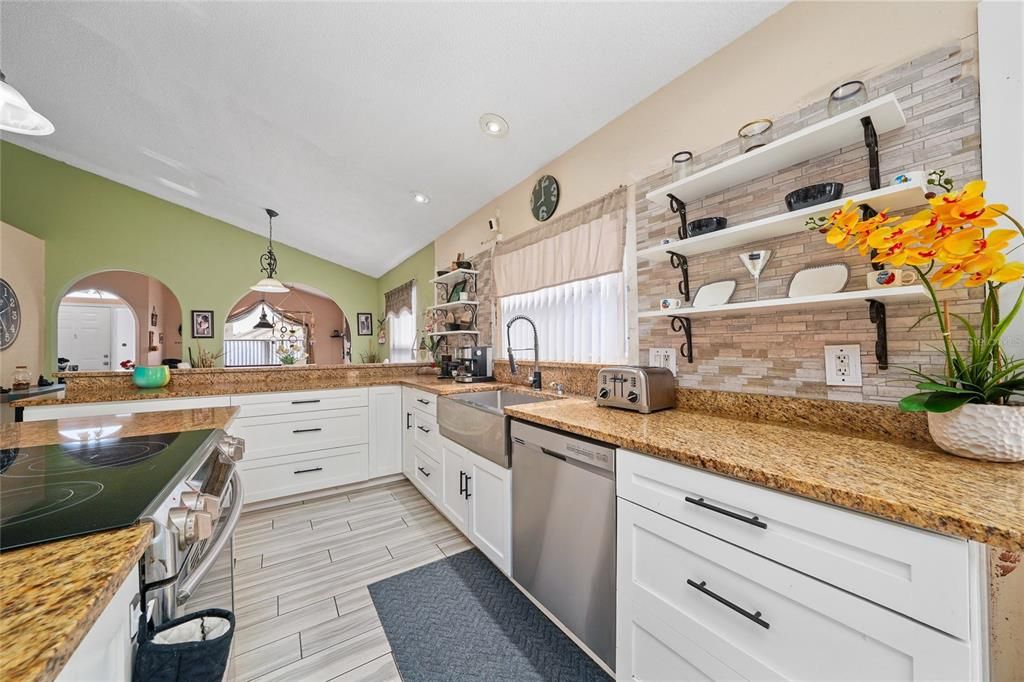 En Venta: $440,000 (4 camas, 2 baños, 2059 Pies cuadrados)
