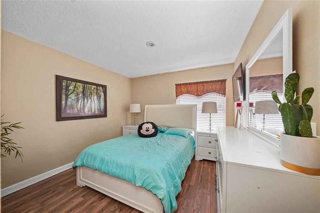 En Venta: $440,000 (4 camas, 2 baños, 2059 Pies cuadrados)