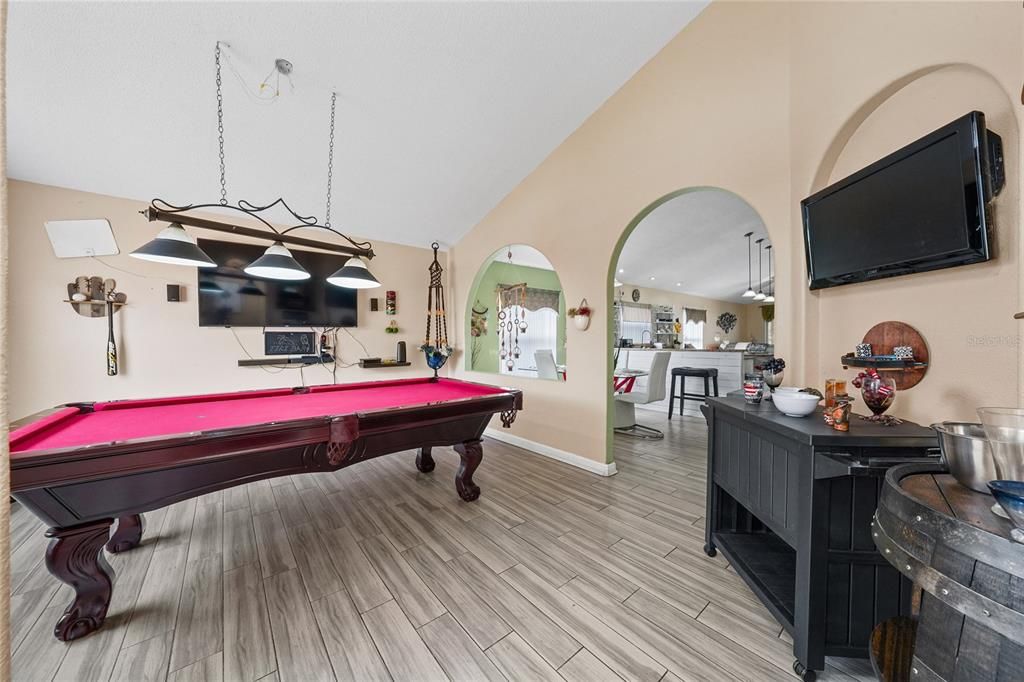 En Venta: $440,000 (4 camas, 2 baños, 2059 Pies cuadrados)