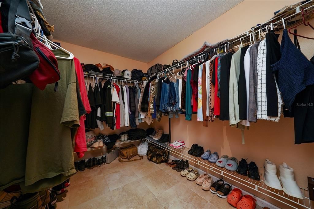 En Venta: $440,000 (4 camas, 2 baños, 2059 Pies cuadrados)