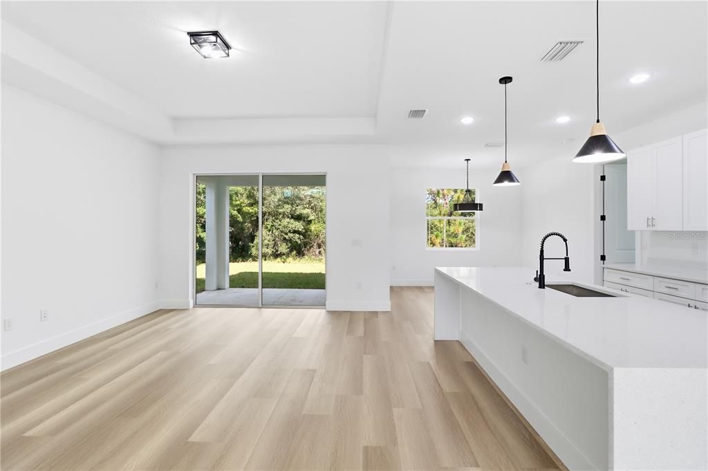 En Venta: $279,000 (3 camas, 2 baños, 1616 Pies cuadrados)