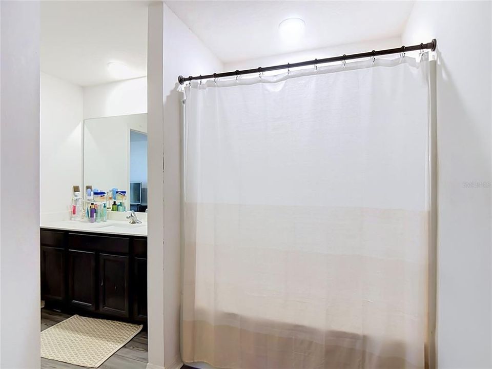 На продажу: $255,000 (3 спален, 2 ванн, 1563 Квадратных фут)