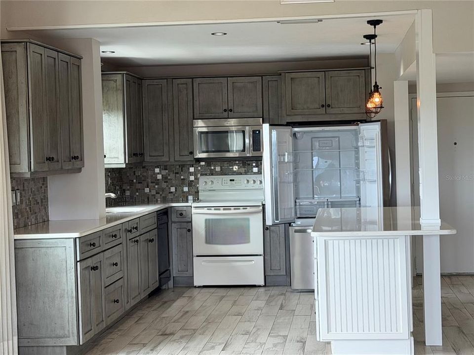 For Rent: $2,500 (2 beds, 2 baths, 1280 Square Feet)