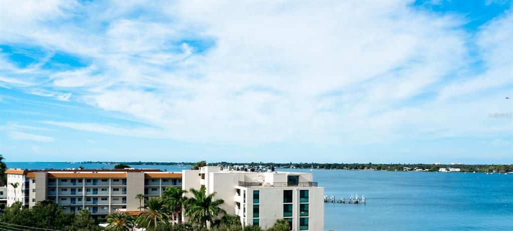 For Rent: $2,500 (2 beds, 2 baths, 1280 Square Feet)