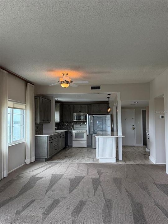 For Rent: $2,500 (2 beds, 2 baths, 1280 Square Feet)
