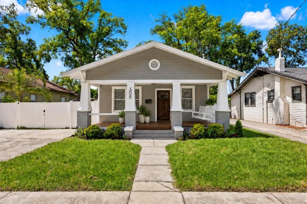 На продажу: $698,999 (4 спален, 3 ванн, 1972 Квадратных фут)