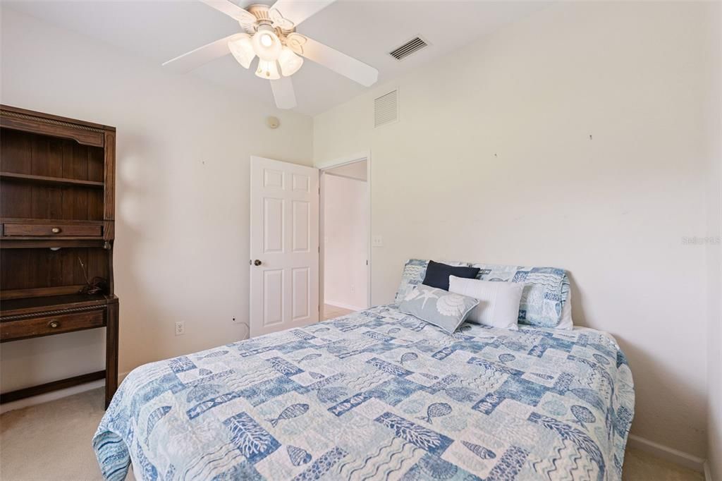 For Sale: $159,900 (2 beds, 2 baths, 1017 Square Feet)