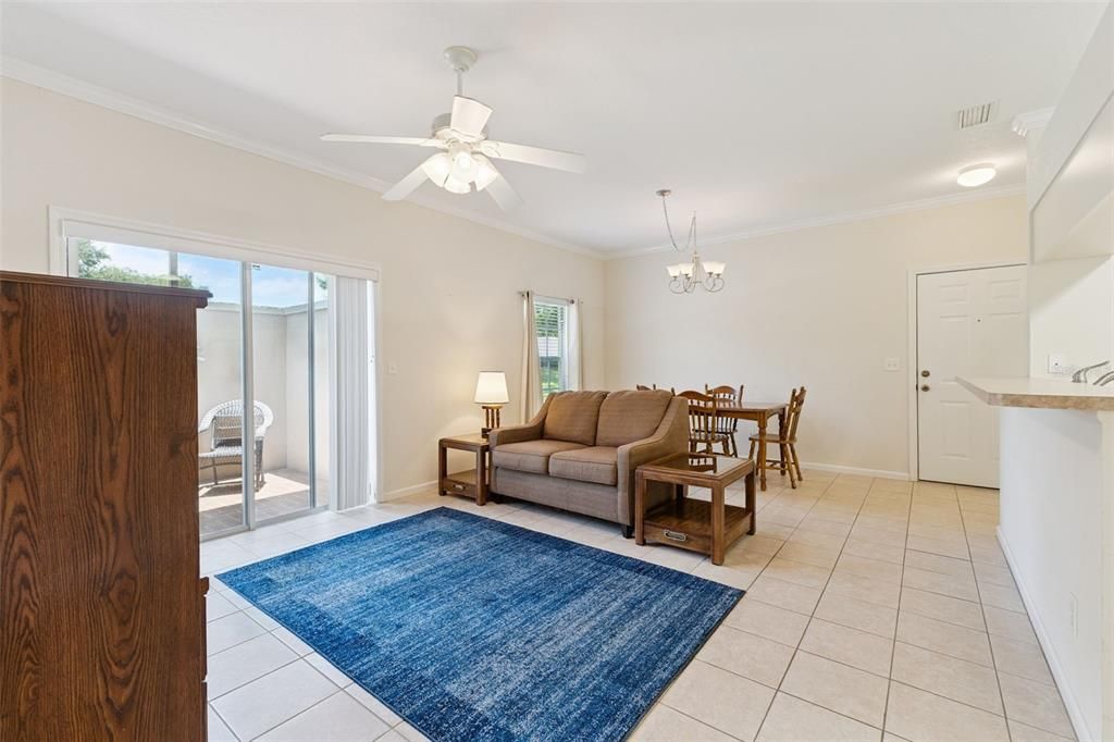 For Sale: $159,900 (2 beds, 2 baths, 1017 Square Feet)