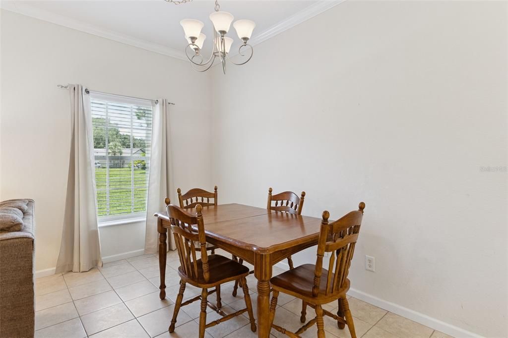 For Sale: $159,900 (2 beds, 2 baths, 1017 Square Feet)