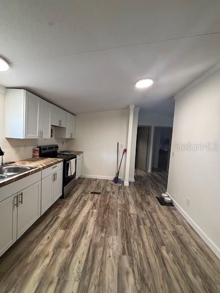 For Sale: $149,900 (3 beds, 2 baths, 920 Square Feet)