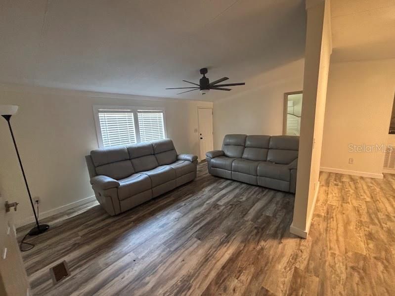 For Sale: $149,900 (3 beds, 2 baths, 920 Square Feet)