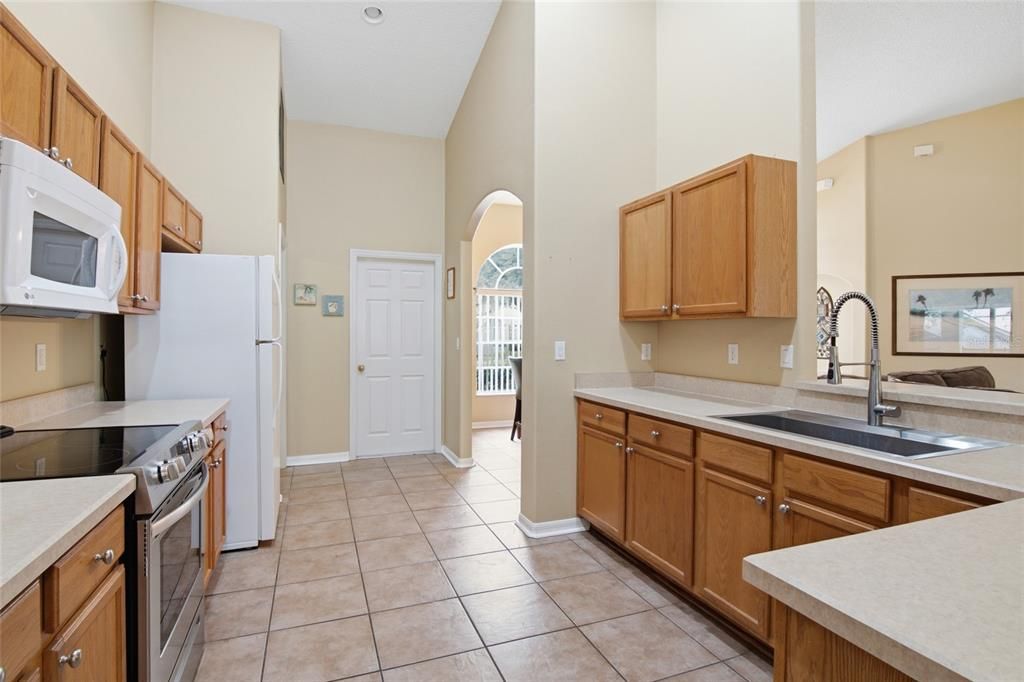 Active With Contract: $409,900 (4 beds, 2 baths, 1856 Square Feet)