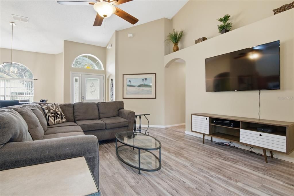 Active With Contract: $409,900 (4 beds, 2 baths, 1856 Square Feet)