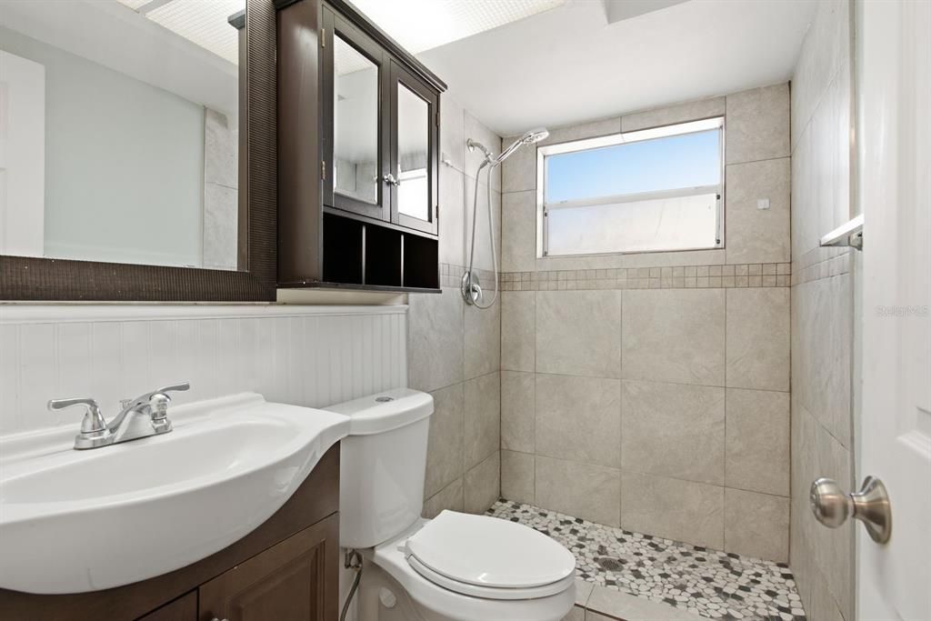 En Venta: $259,900 (3 camas, 2 baños, 1307 Pies cuadrados)