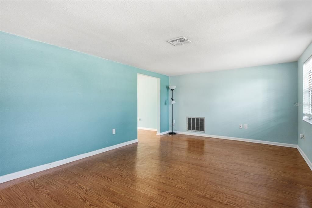 En Venta: $259,900 (3 camas, 2 baños, 1307 Pies cuadrados)