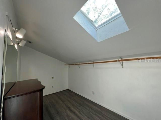 For Rent: $1,300 (2 beds, 2 baths, 1070 Square Feet)