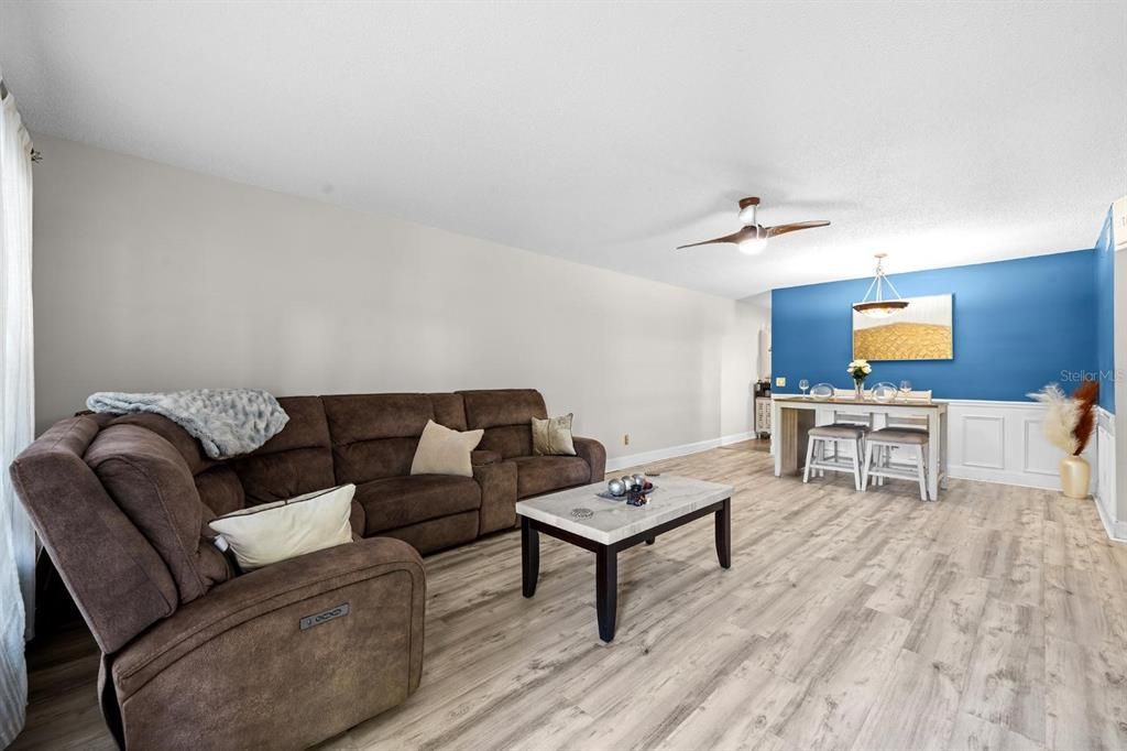 En Venta: $169,999 (2 camas, 2 baños, 1370 Pies cuadrados)