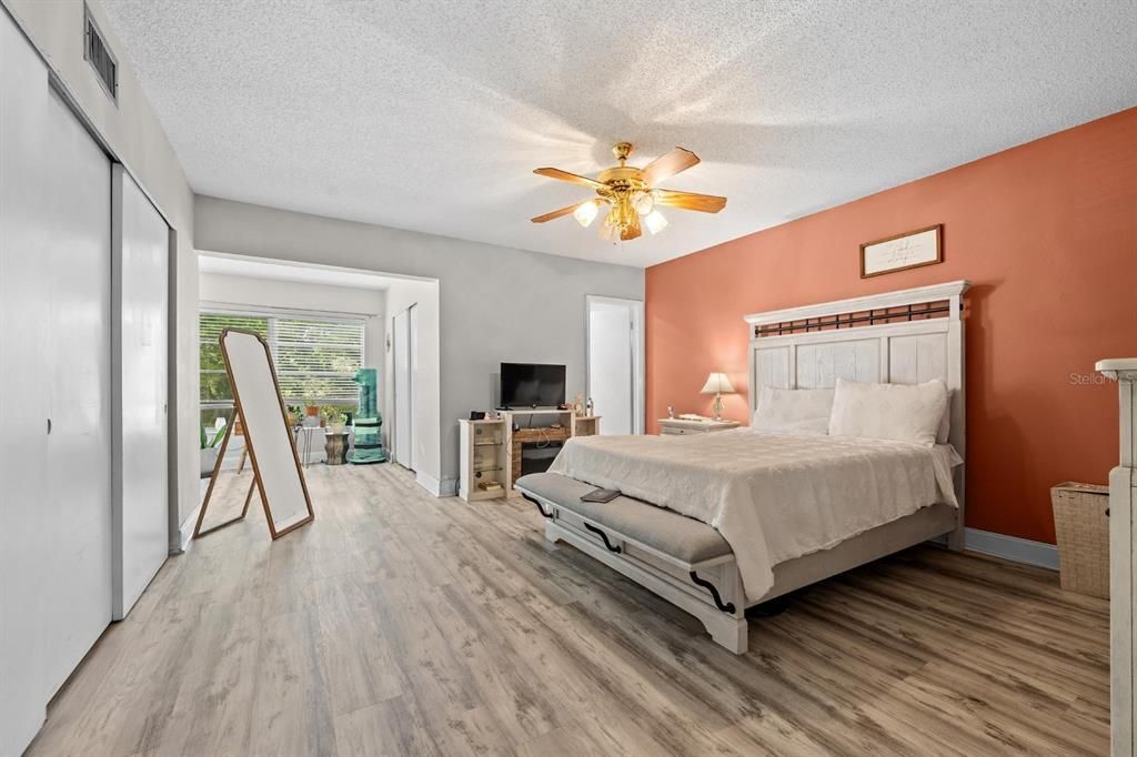 En Venta: $169,999 (2 camas, 2 baños, 1370 Pies cuadrados)