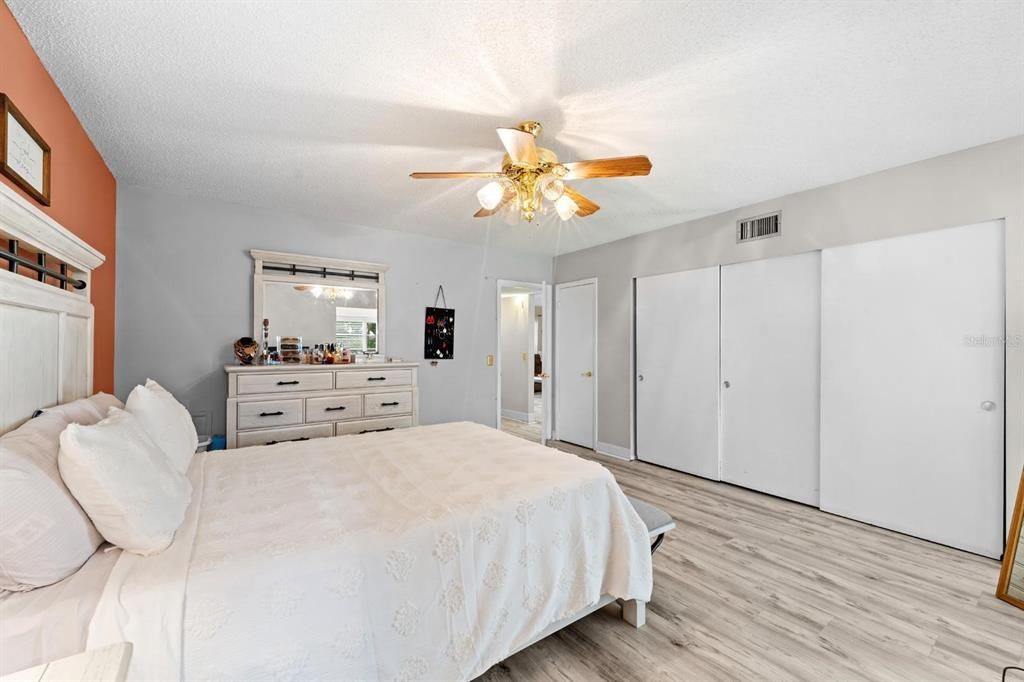 En Venta: $169,999 (2 camas, 2 baños, 1370 Pies cuadrados)
