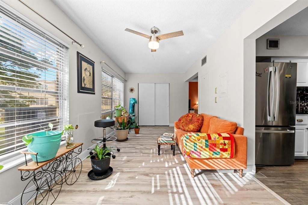 En Venta: $169,999 (2 camas, 2 baños, 1370 Pies cuadrados)