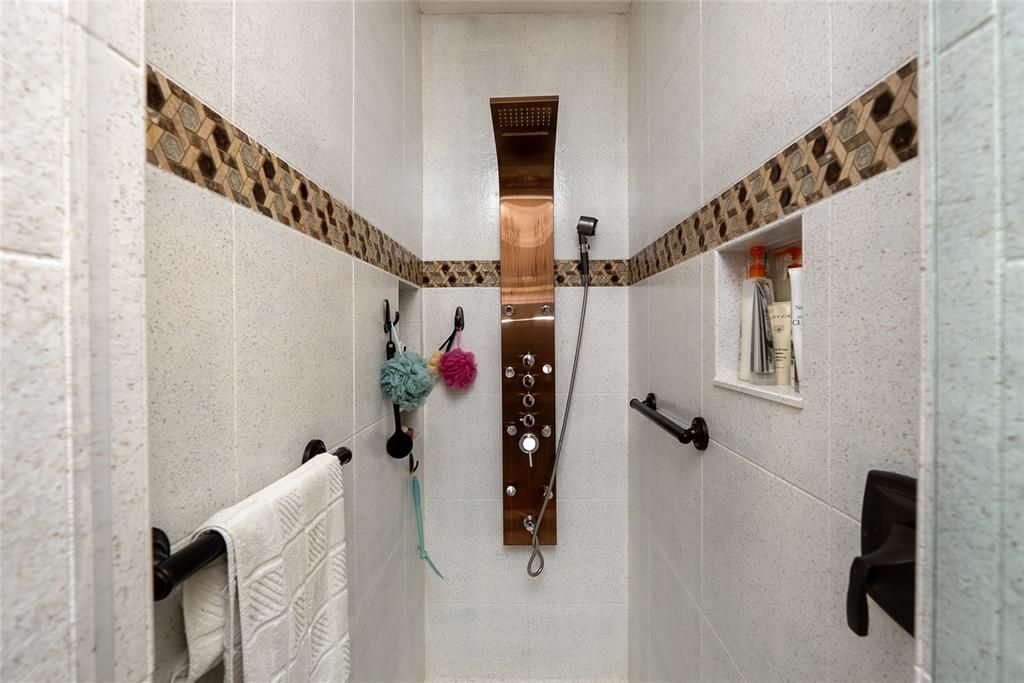 На продажу: $325,000 (2 спален, 2 ванн, 1617 Квадратных фут)