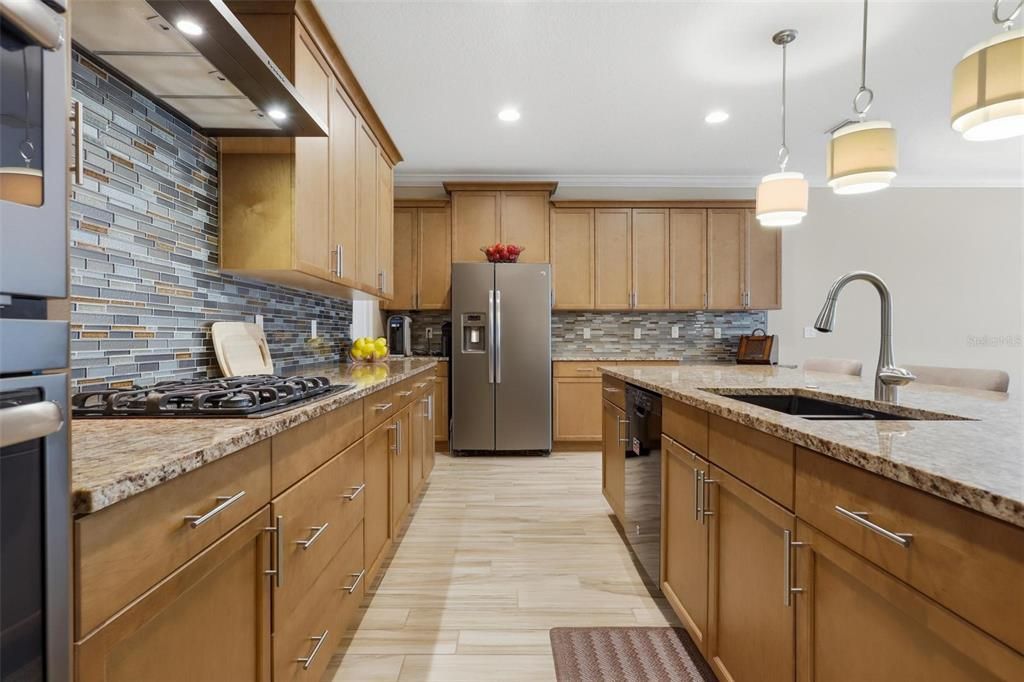 For Sale: $515,000 (3 beds, 3 baths, 2828 Square Feet)