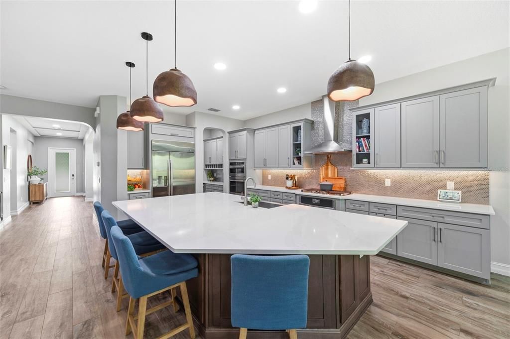 En Venta: $1,100,000 (5 camas, 5 baños, 4535 Pies cuadrados)