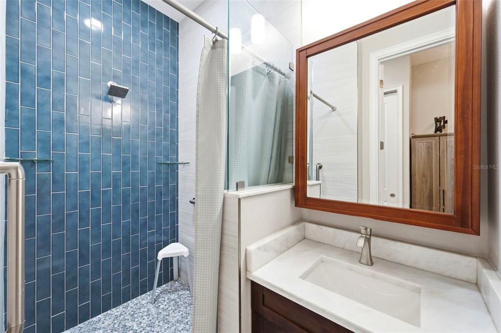 En Venta: $1,100,000 (5 camas, 5 baños, 4535 Pies cuadrados)