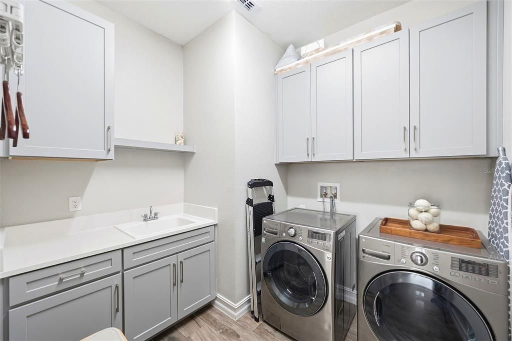 En Venta: $1,100,000 (5 camas, 5 baños, 4535 Pies cuadrados)