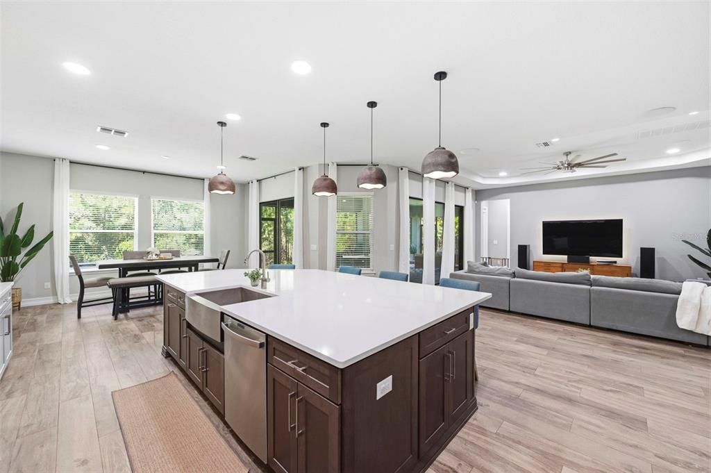 En Venta: $1,100,000 (5 camas, 5 baños, 4535 Pies cuadrados)