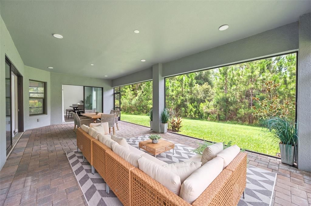 En Venta: $1,100,000 (5 camas, 5 baños, 4535 Pies cuadrados)