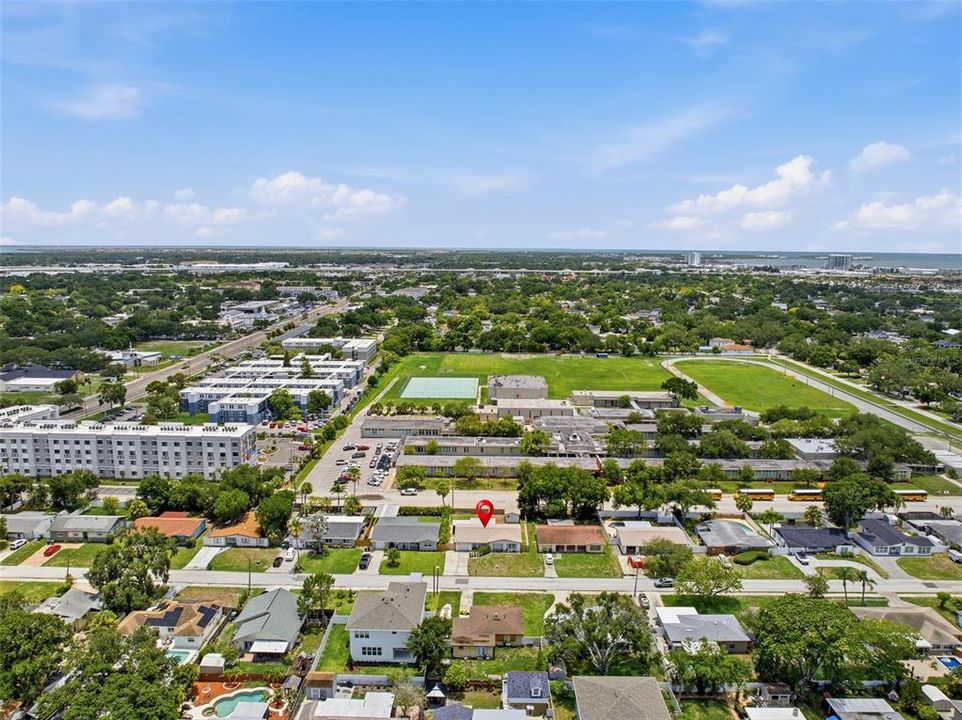 На продажу: $649,000 (3 спален, 2 ванн, 1726 Квадратных фут)