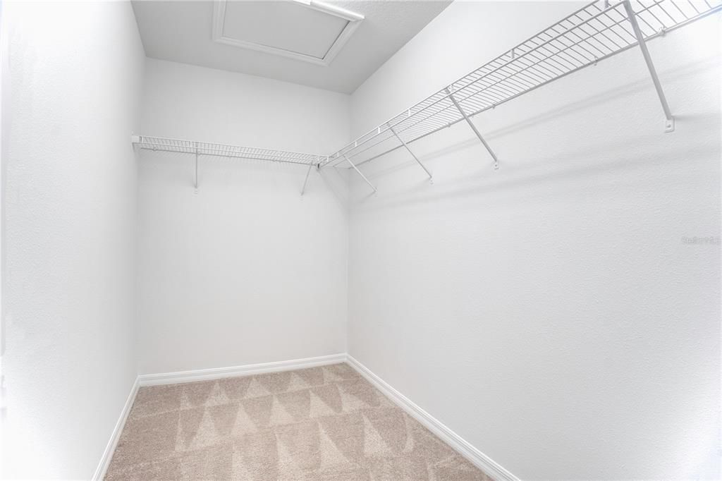 For Rent: $2,900 (4 beds, 2 baths, 2612 Square Feet)