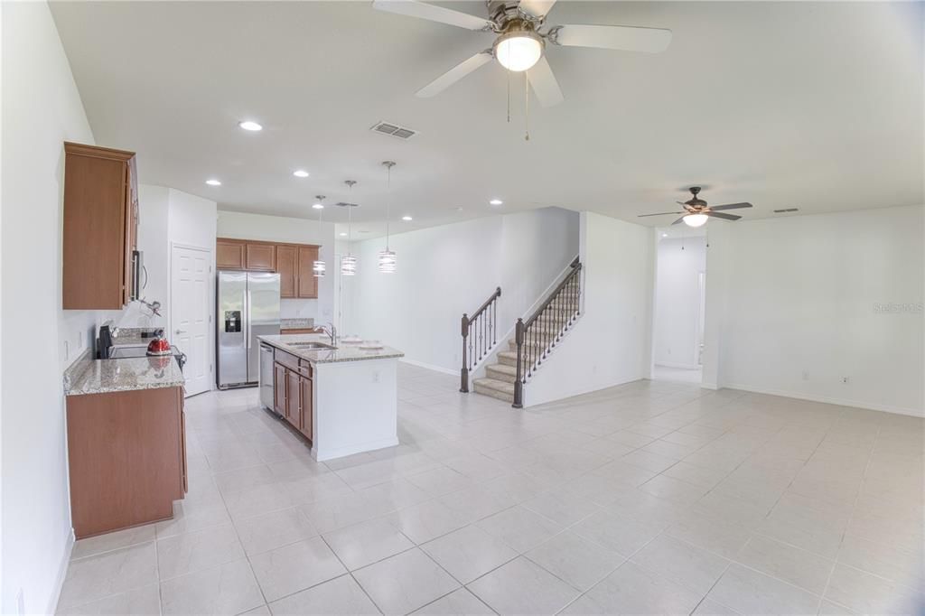 For Rent: $2,900 (4 beds, 2 baths, 2612 Square Feet)