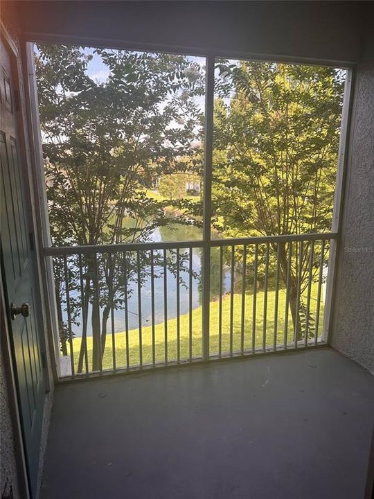 Active With Contract: $118,000 (1 beds, 1 baths, 749 Square Feet)