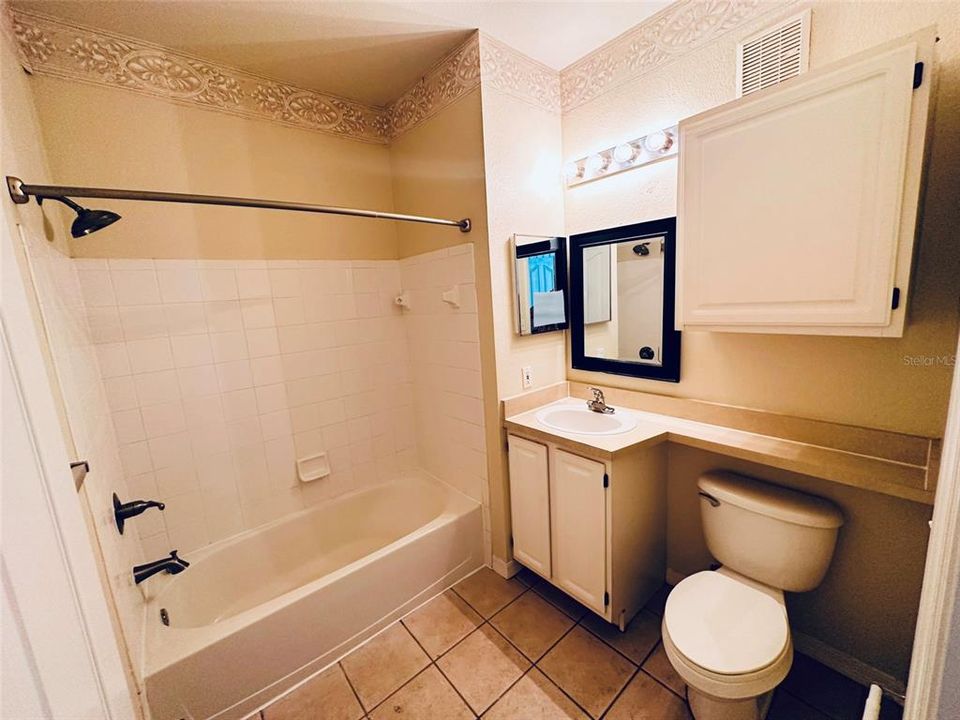 Active With Contract: $118,000 (1 beds, 1 baths, 749 Square Feet)