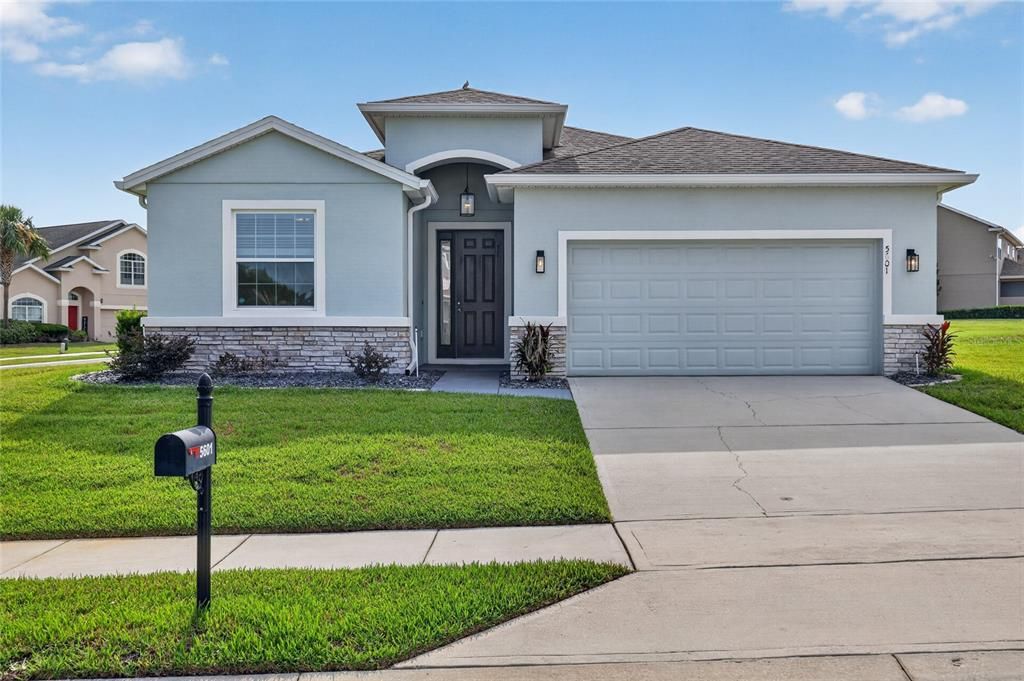 For Sale: $340,000 (4 beds, 2 baths, 2053 Square Feet)