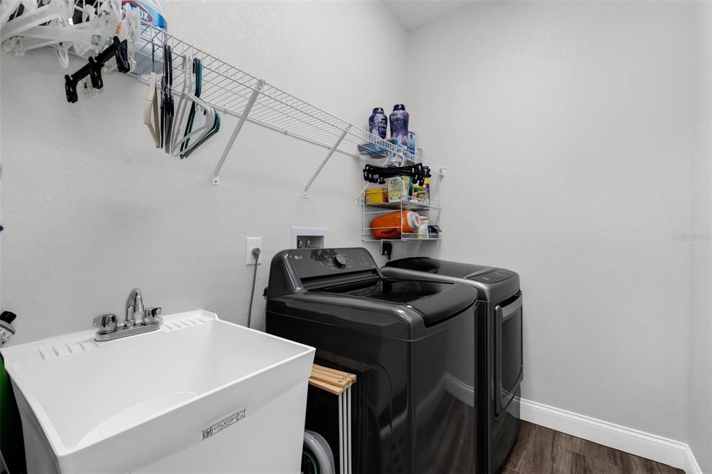 For Sale: $395,000 (3 beds, 2 baths, 1680 Square Feet)